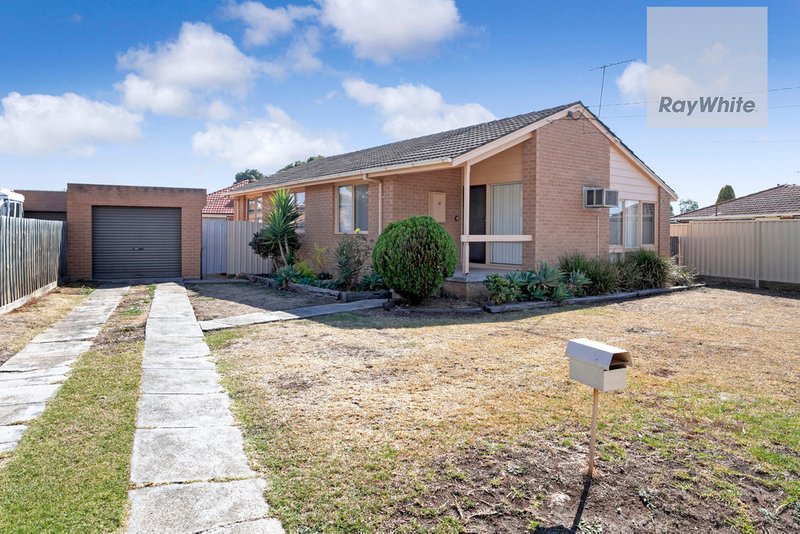 4 Chisholm Close, Gladstone Park VIC 3043