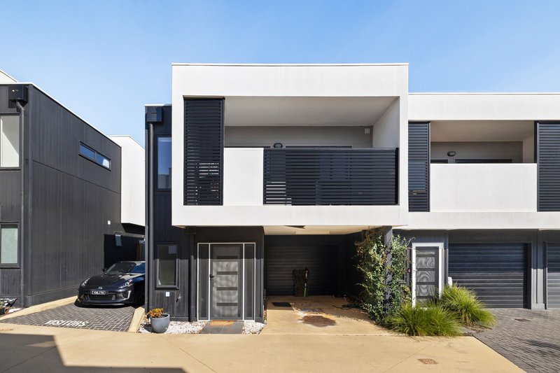 Photo - 4 Chloe Court, Rowville VIC 3178 - Image 2