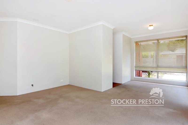 Photo - 4 Christchurch Place, College Grove WA 6230 - Image 6