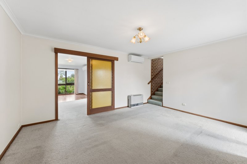 Photo - 4 Christopher Court, Clarinda VIC 3169 - Image 2