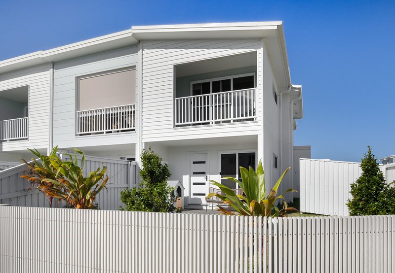 Photo - 4 Clarence Way, Nirimba QLD 4551 - Image 1