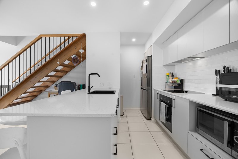 Photo - 4 Clarence Way, Nirimba QLD 4551 - Image 4