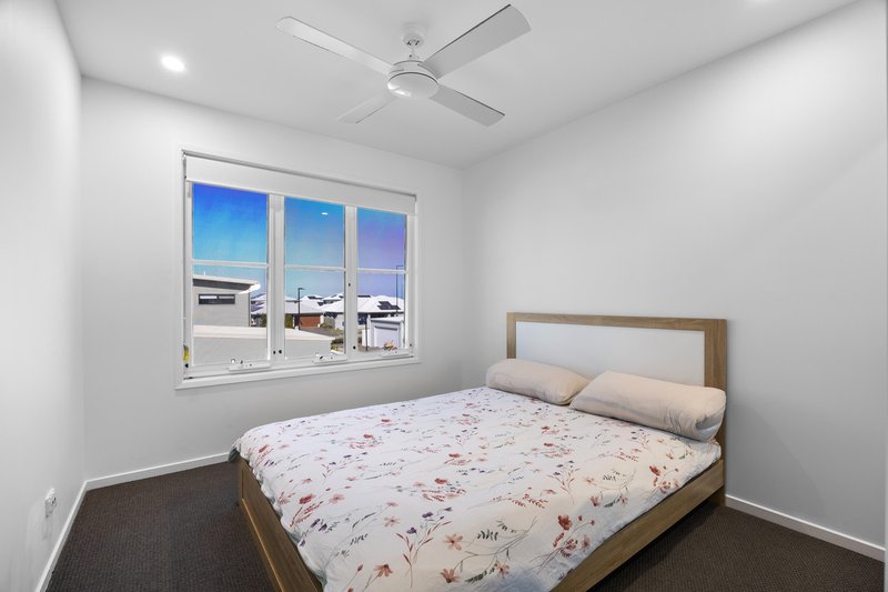 Photo - 4 Clarence Way, Nirimba QLD 4551 - Image 10
