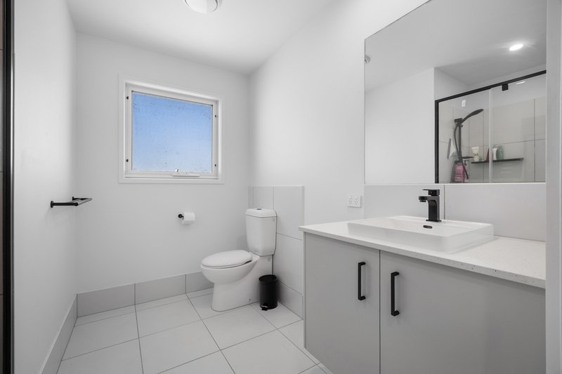 Photo - 4 Clarence Way, Nirimba QLD 4551 - Image 12