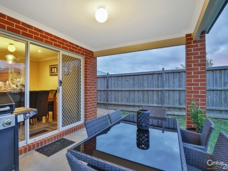 Photo - 4 Clarendon Street, Pakenham VIC 3810 - Image 16