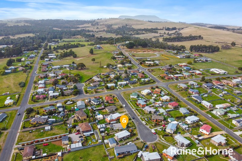 Photo - 4 Claridge Court, Triabunna TAS 7190 - Image 2