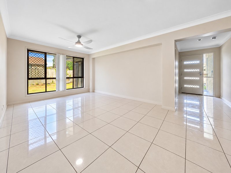 Photo - 4 Clearview Court, Eagleby QLD 4207 - Image 3