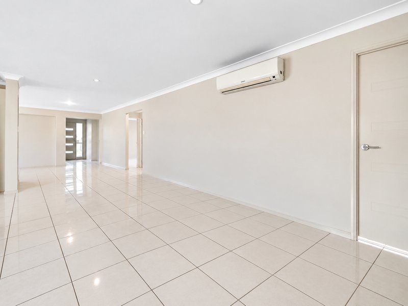Photo - 4 Clearview Court, Eagleby QLD 4207 - Image 4