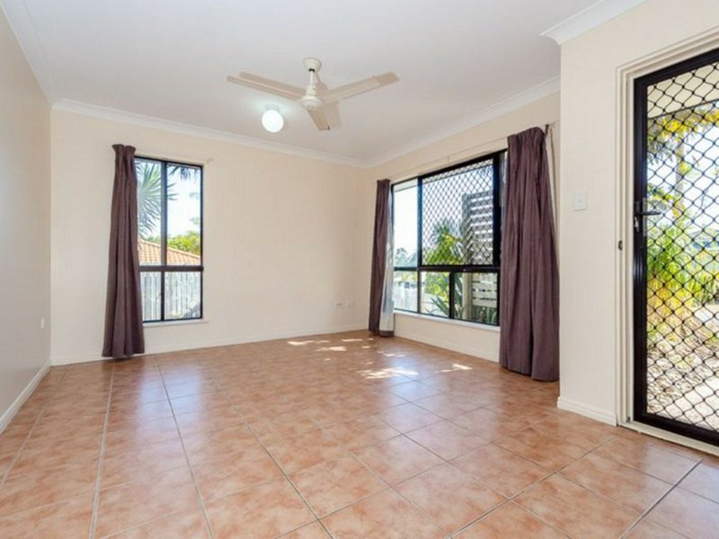 Photo - 4 Clearview Court, Tannum Sands QLD 4680 - Image 6
