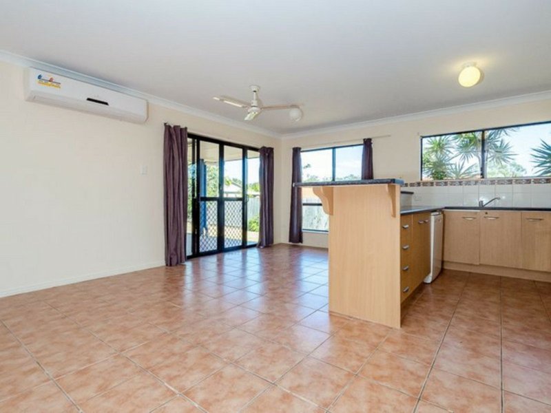 Photo - 4 Clearview Court, Tannum Sands QLD 4680 - Image 9