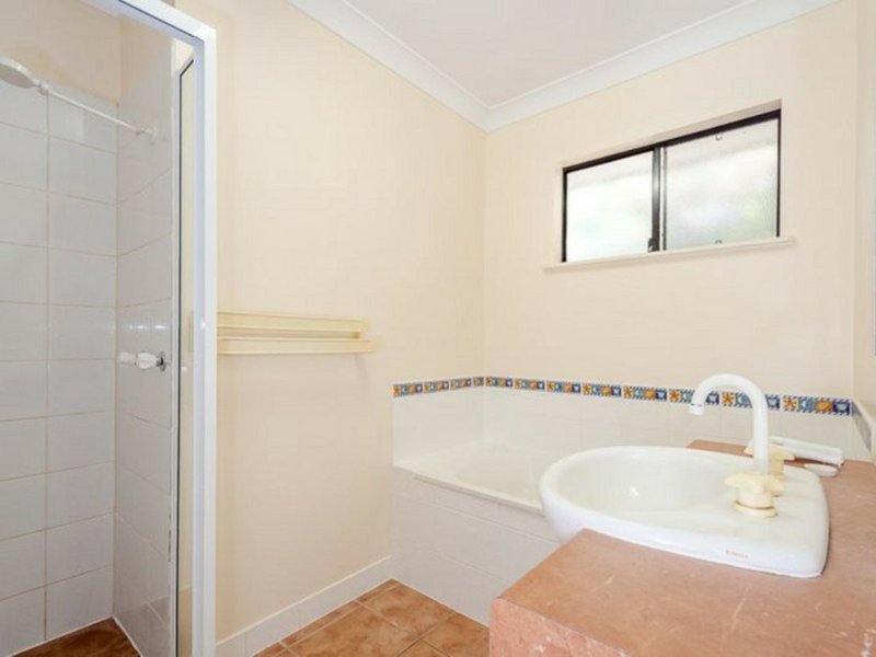 Photo - 4 Clearview Court, Tannum Sands QLD 4680 - Image 11