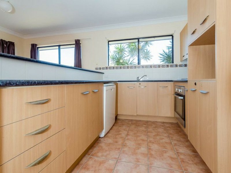 Photo - 4 Clearview Court, Tannum Sands QLD 4680 - Image 13