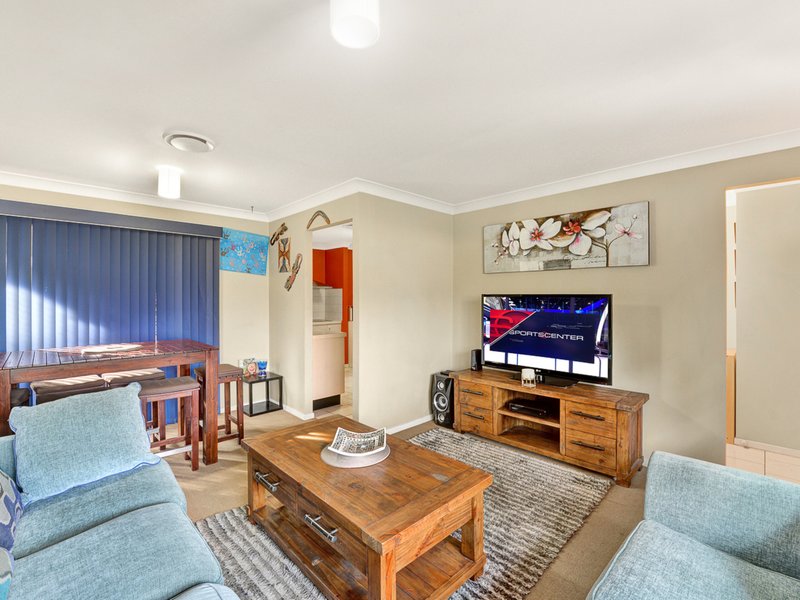 Photo - 4 Clennam Ave , Ambarvale NSW 2560 - Image 3