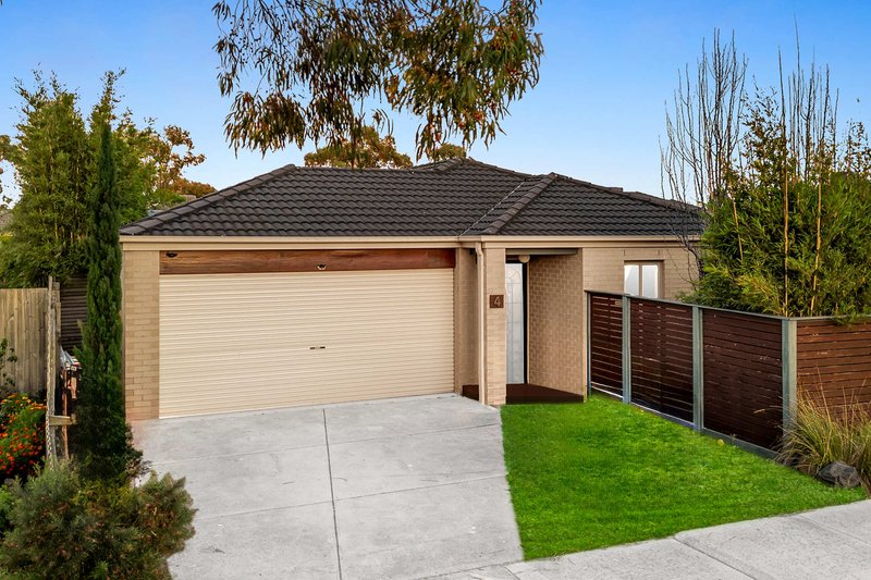 Photo - 4 Cleopatra Drive, Cranbourne VIC 3977 - Image 2