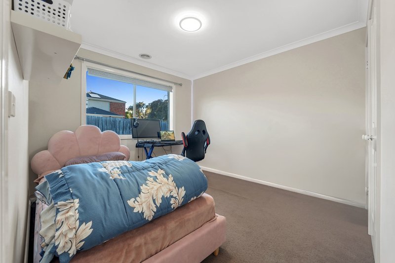 Photo - 4 Cleopatra Drive, Cranbourne VIC 3977 - Image 13