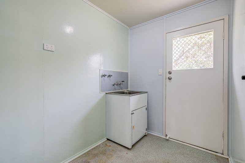 Photo - 4 Clifford Street, Slacks Creek QLD 4127 - Image 11