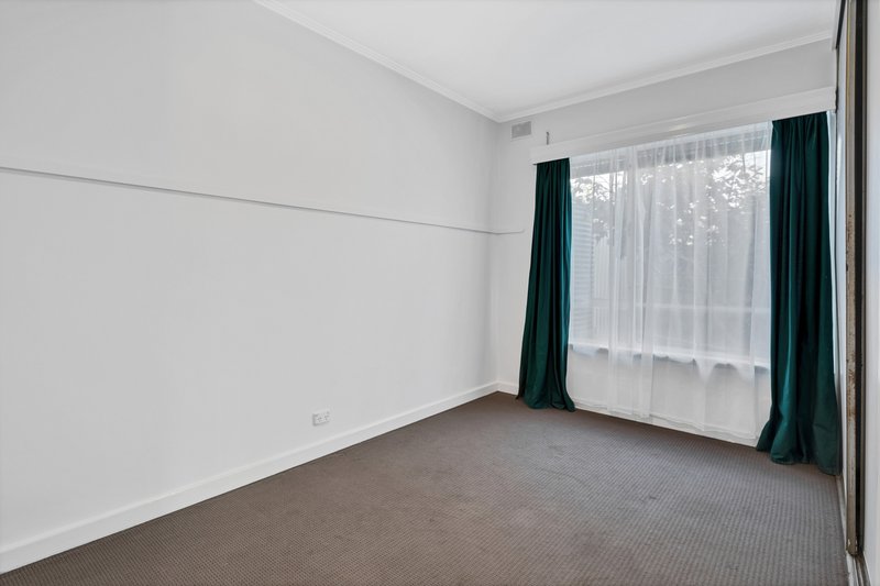 Photo - 4 Clive Street, Morphett Vale SA 5162 - Image 15