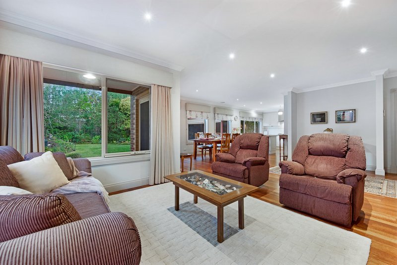 Photo - 4 Clivejay Street, Glen Waverley VIC 3150 - Image 5