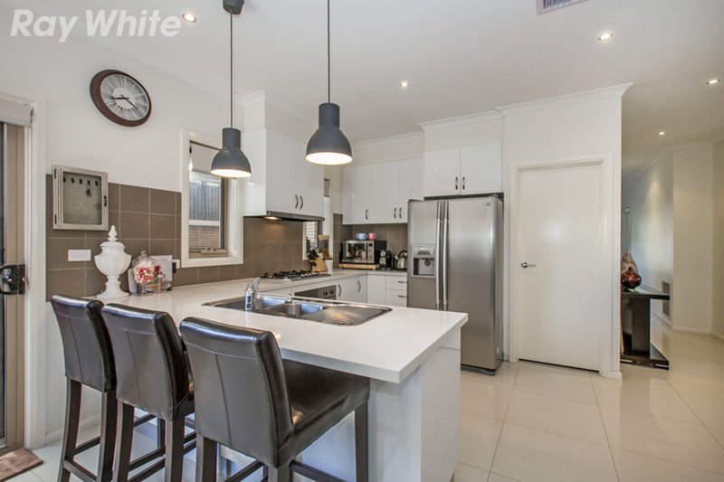 Photo - 4 Clonard Crescent, Epping VIC 3076 - Image 2