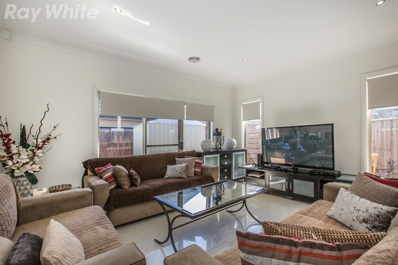 Photo - 4 Clonard Crescent, Epping VIC 3076 - Image 4