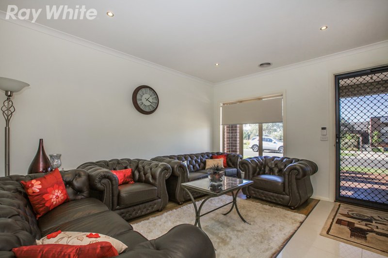 Photo - 4 Clonard Crescent, Epping VIC 3076 - Image 5