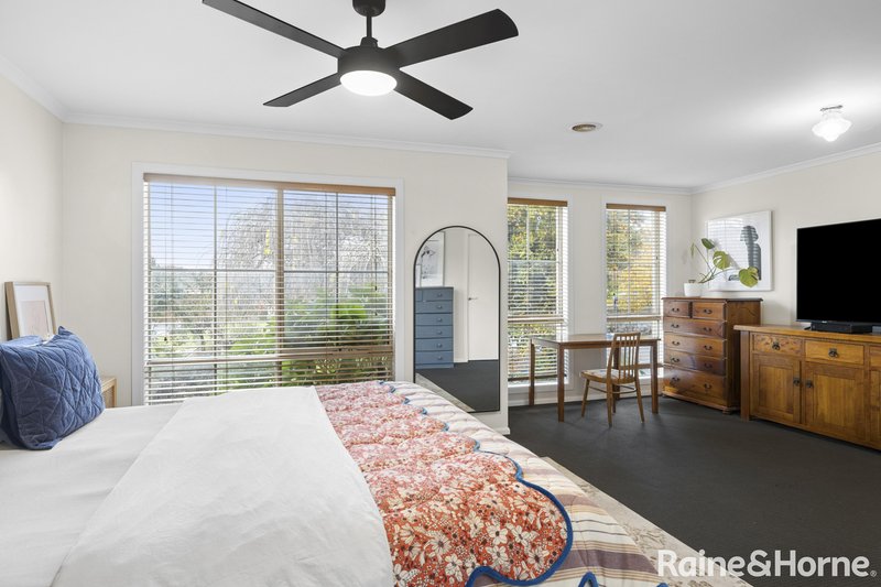 Photo - 4 Clover Court, Romsey VIC 3434 - Image 11