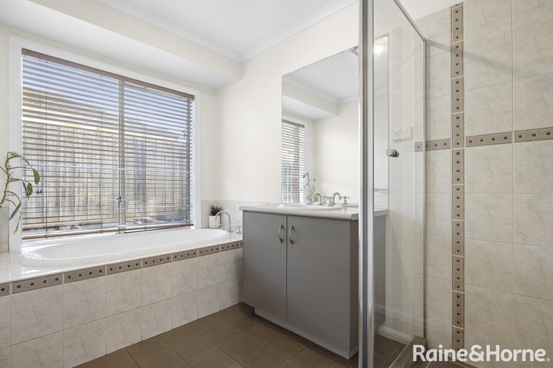 Photo - 4 Clover Court, Romsey VIC 3434 - Image 14