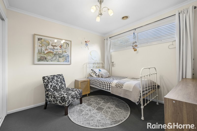 Photo - 4 Clover Court, Romsey VIC 3434 - Image 15