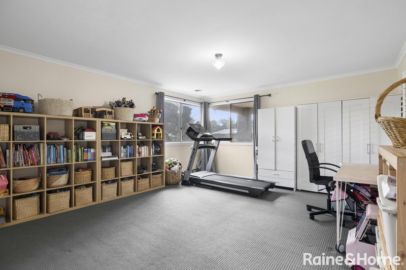 Photo - 4 Clover Court, Romsey VIC 3434 - Image 16