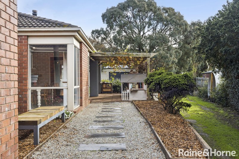 Photo - 4 Clover Court, Romsey VIC 3434 - Image 18