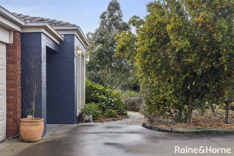 Photo - 4 Clover Court, Romsey VIC 3434 - Image 21