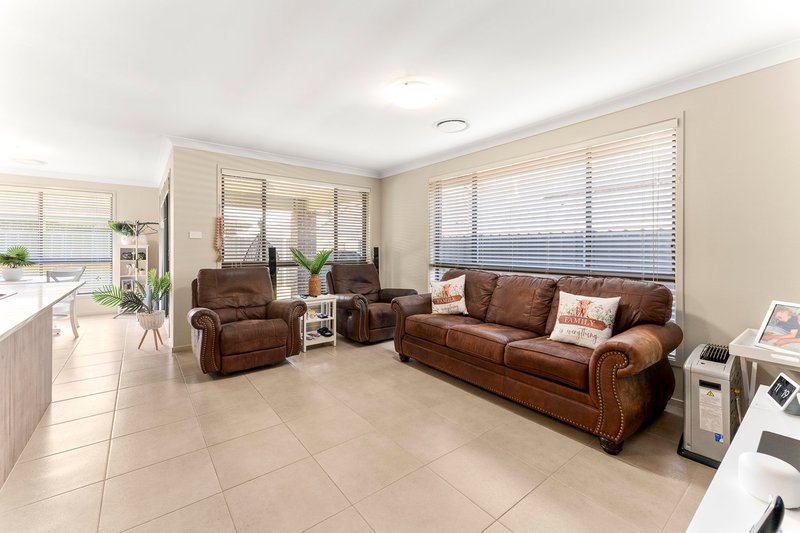 Photo - 4 Clover Lane, Woongarrah NSW 2259 - Image 5