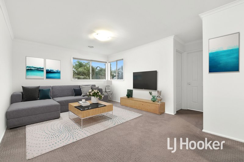 Photo - 4 Cloverlea Grove, Narre Warren South VIC 3805 - Image 10