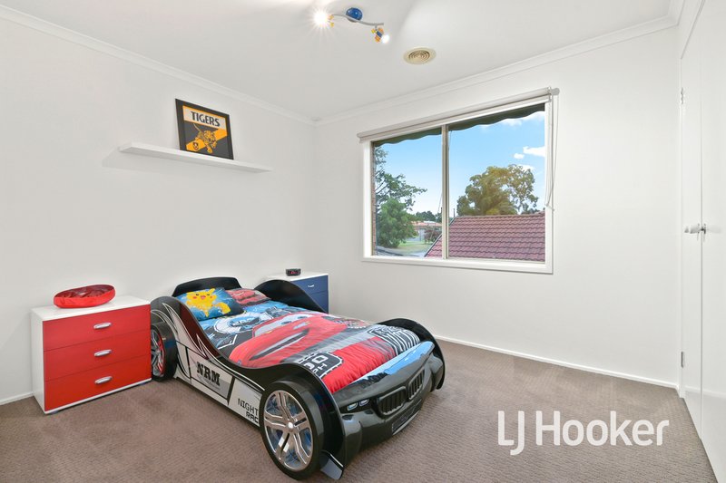 Photo - 4 Cloverlea Grove, Narre Warren South VIC 3805 - Image 16