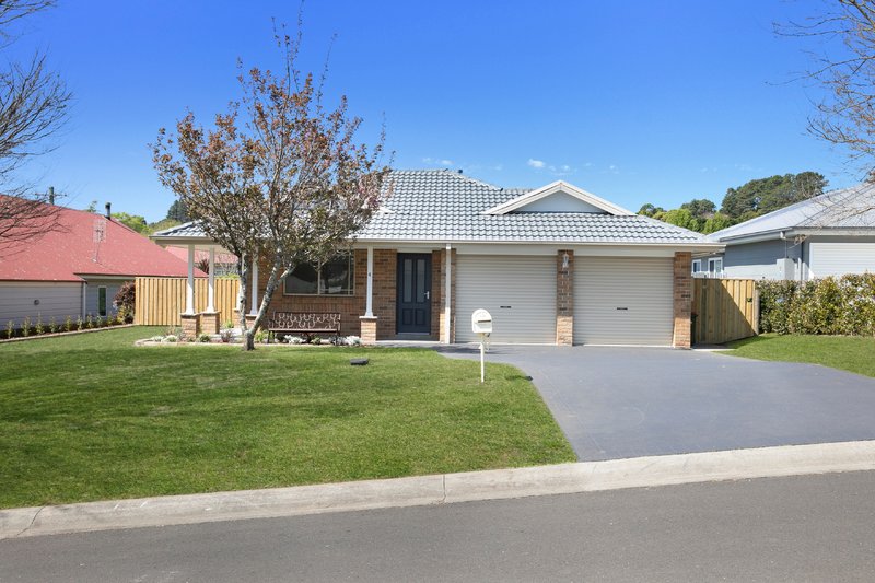 4 Coachwood Place, Robertson NSW 2577