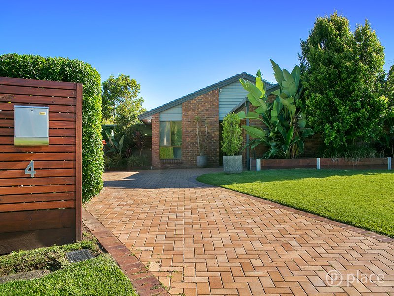 4 Codford Place, Chapel Hill QLD 4069