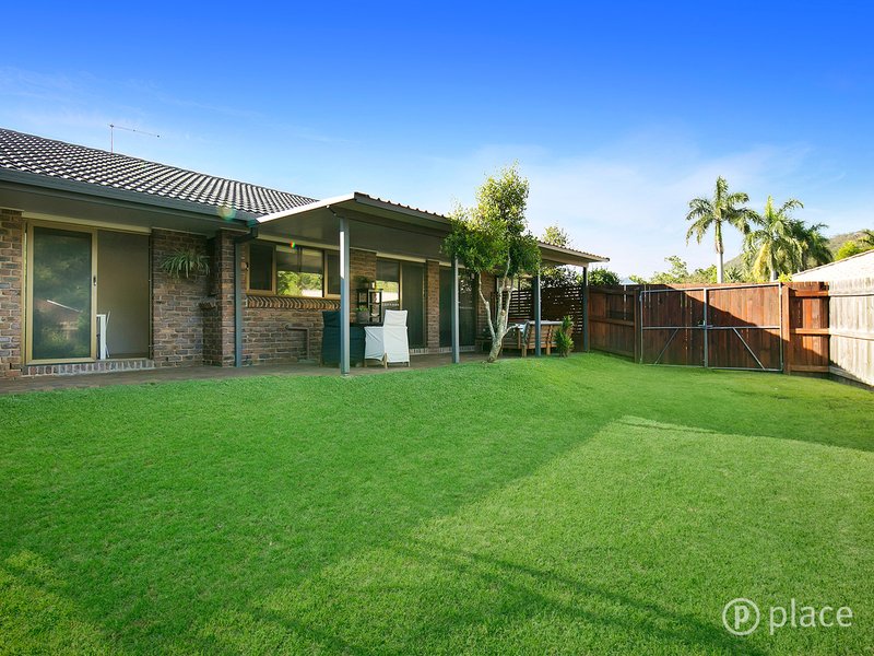 Photo - 4 Codford Place, Chapel Hill QLD 4069 - Image 8