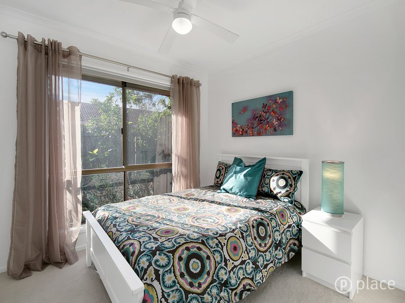 Photo - 4 Codford Place, Chapel Hill QLD 4069 - Image 11