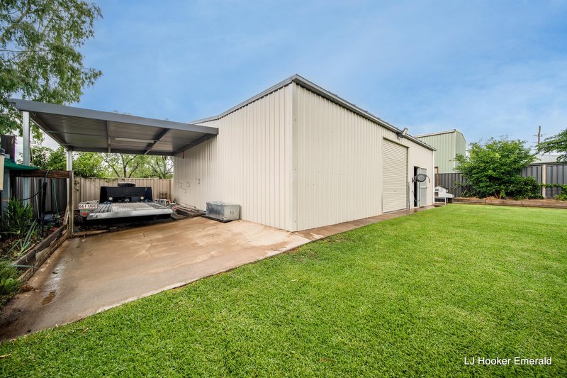 Photo - 4 Colden Place, Emerald QLD 4720 - Image 4