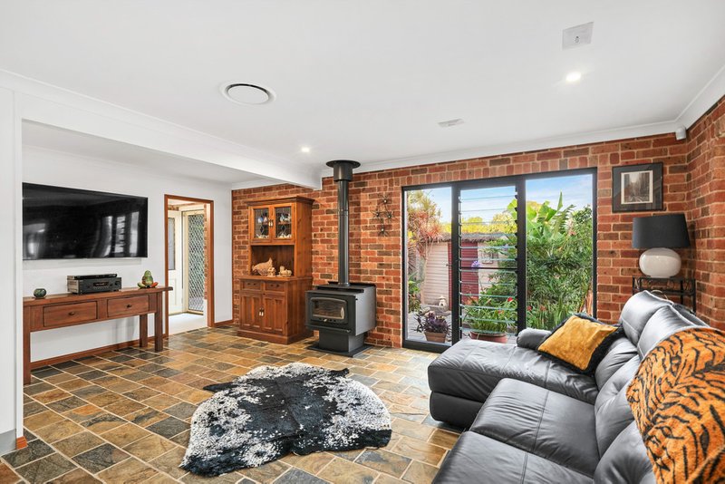 Photo - 4 Colleena Close, Kincumber NSW 2251 - Image 3