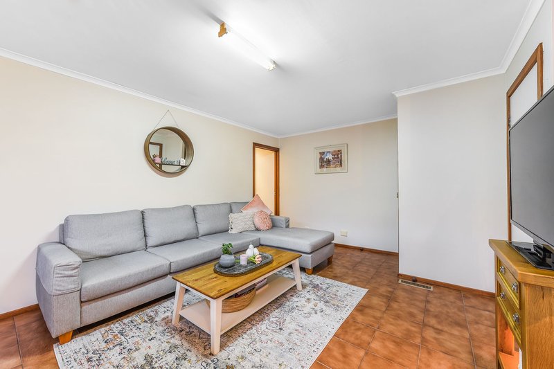 Photo - 4 College Crescent, Keysborough VIC 3173 - Image 8