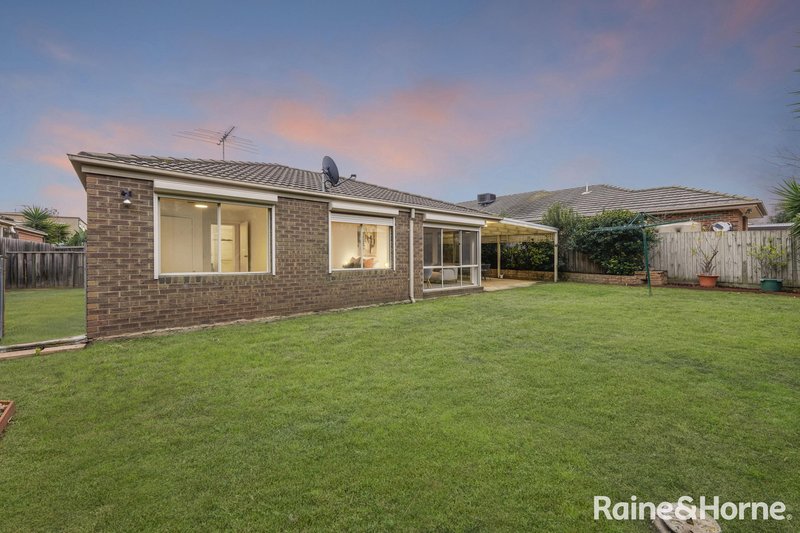 Photo - 4 Collins Street, Taylors Hill VIC 3037 - Image 19