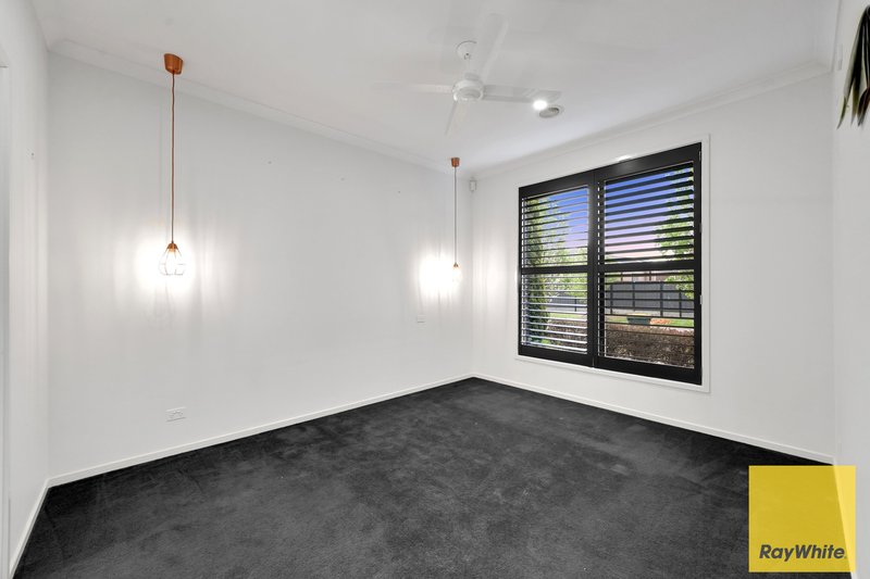 Photo - 4 Compton Street, Truganina VIC 3029 - Image 4