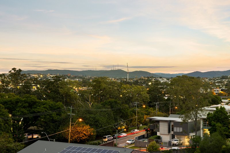 Photo - 4 Comus Avenue, Ascot QLD 4007 - Image 10