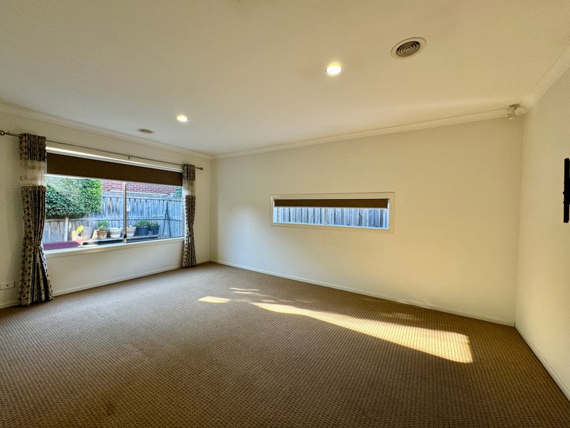 Photo - 4 Condina Place, Point Cook VIC 3030 - Image 11