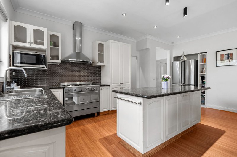 Photo - 4 Condor Close, Berwick VIC 3806 - Image 3