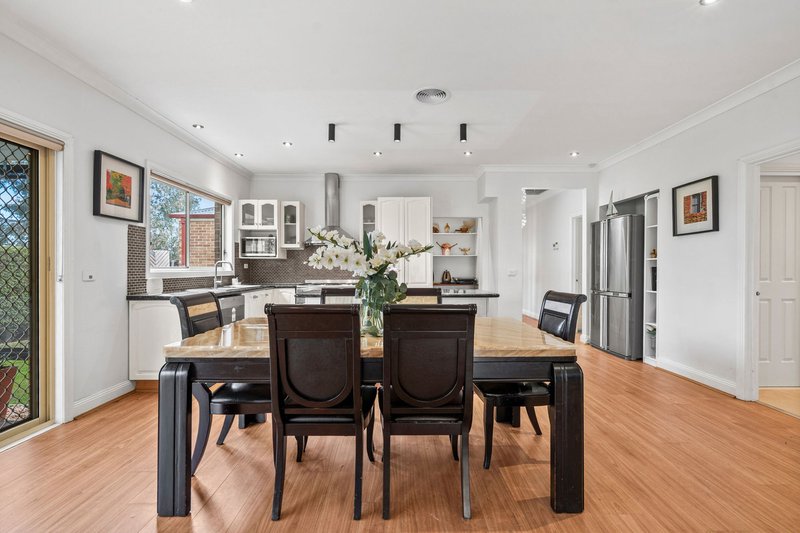 Photo - 4 Condor Close, Berwick VIC 3806 - Image 5