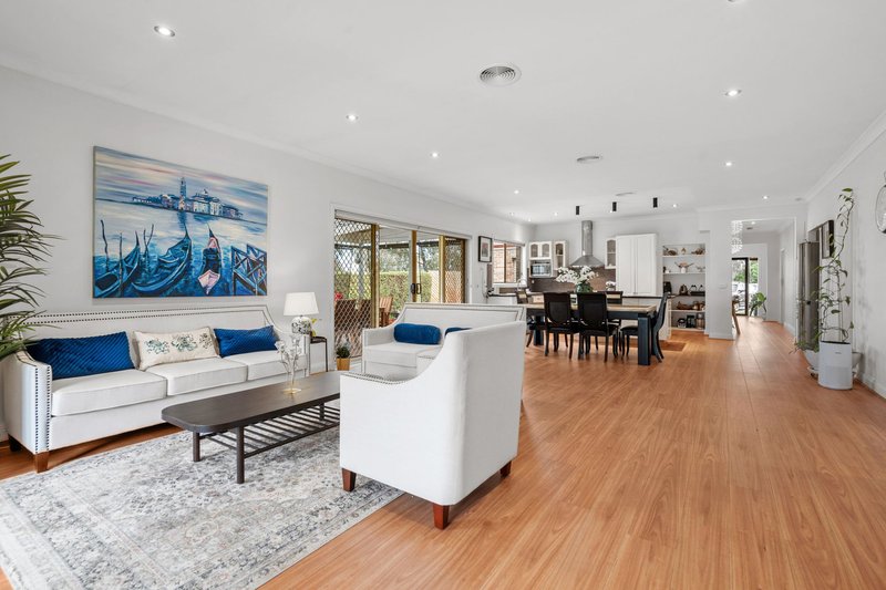 Photo - 4 Condor Close, Berwick VIC 3806 - Image 6