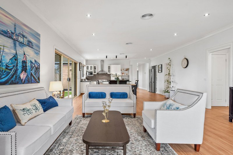 Photo - 4 Condor Close, Berwick VIC 3806 - Image 9