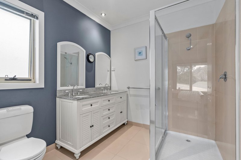Photo - 4 Condor Close, Berwick VIC 3806 - Image 12